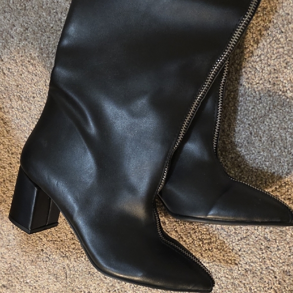 Black Knee-High Women's Boots - Picture 10 of 11